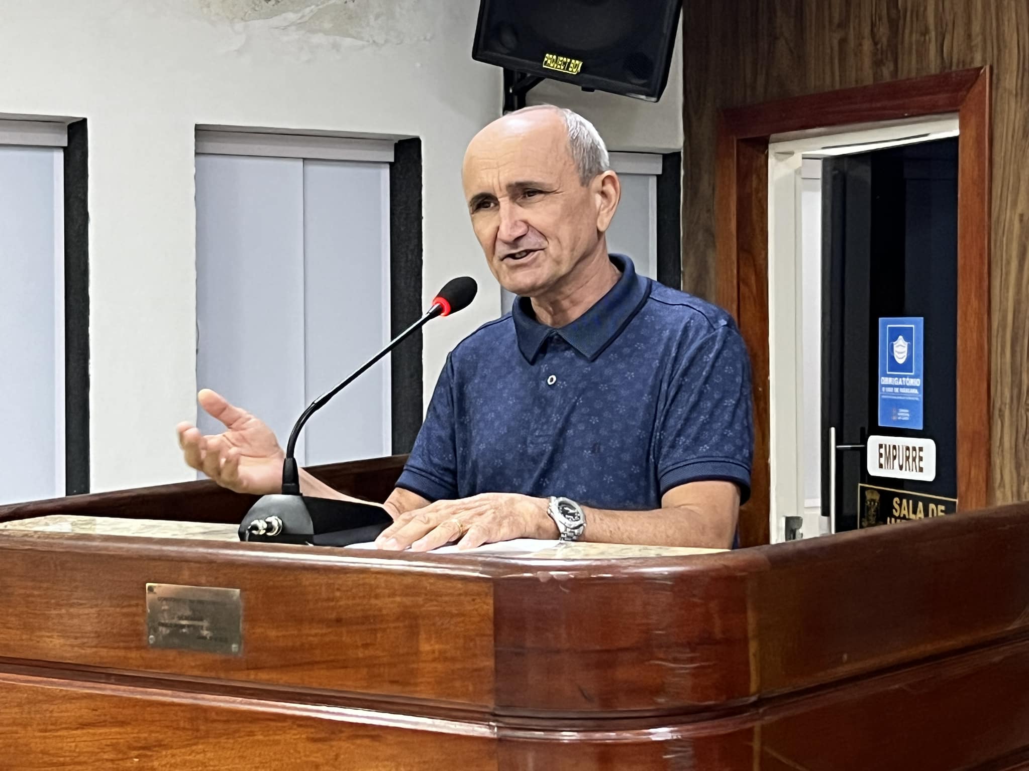 Moradores dos bairros Paulo II e Penedo discutem problemas na Tribuna Livre da Câmara de Vereadores 